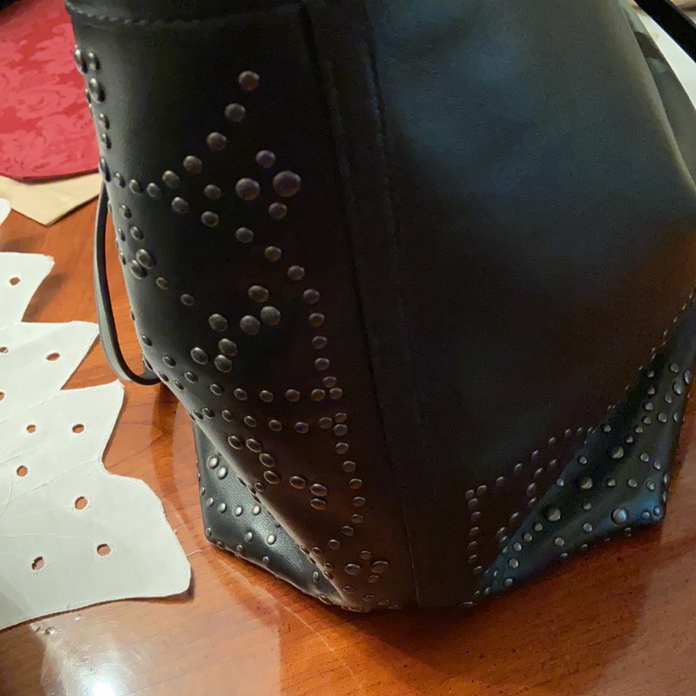 Coach - Picture 4 of 4